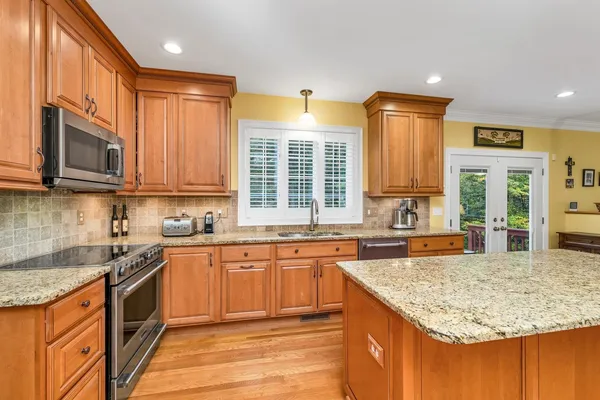 $1,249,900 | 3 Batchelder Lane, Hampton Falls, NH 03844