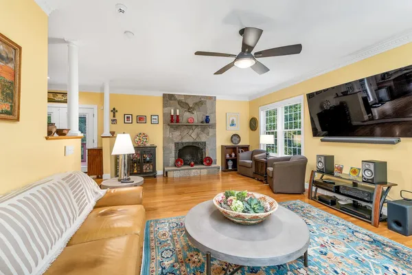 $1,249,900 | 3 Batchelder Lane, Hampton Falls, NH 03844