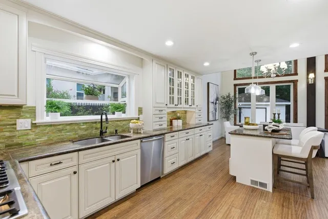 $3,925,000 | 2250 Carmelita Drive, San Carlos, CA 94070