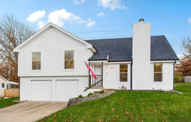 $350,000 | 12023 West 48th Street, Shawnee, KS 66216