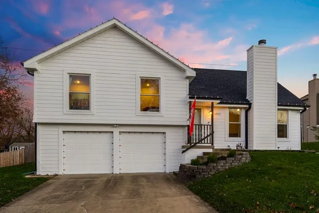 $350,000 | 12023 West 48th Street, Shawnee, KS 66216