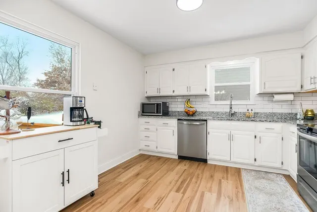 $350,000 | 12023 West 48th Street, Shawnee, KS 66216