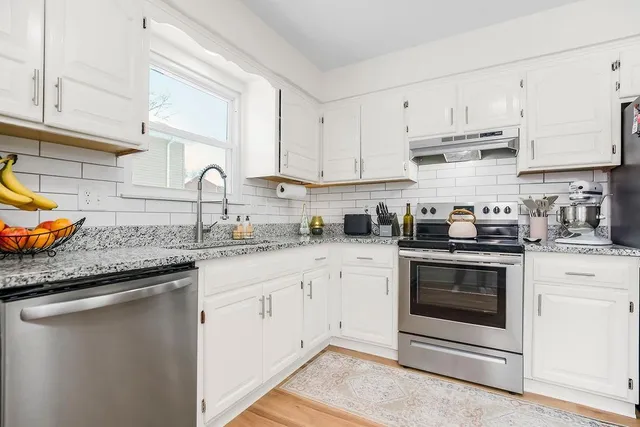 $350,000 | 12023 West 48th Street, Shawnee, KS 66216