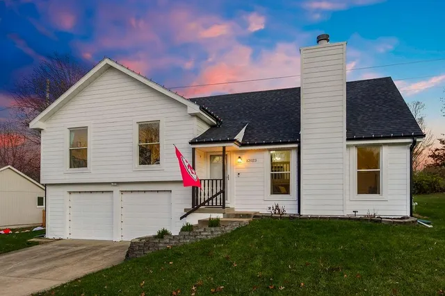 $350,000 | 12023 West 48th Street, Shawnee, KS 66216