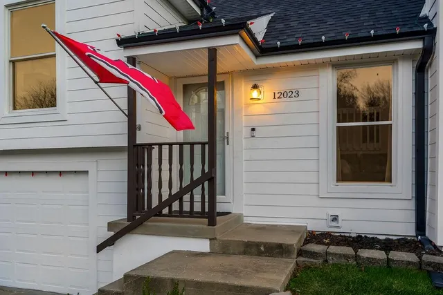 $350,000 | 12023 West 48th Street, Shawnee, KS 66216