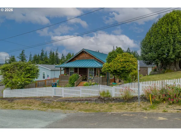 $275,000 | 131 Bender Street, Myrtle Point, OR 97458