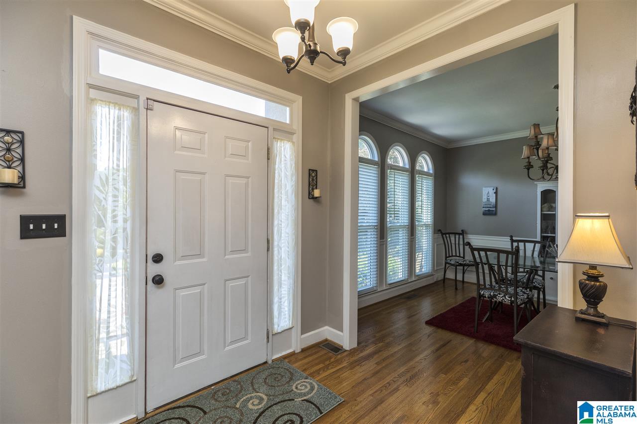 1813 Cross Circle Birmingham, AL 35244 - Photo 4 of 28