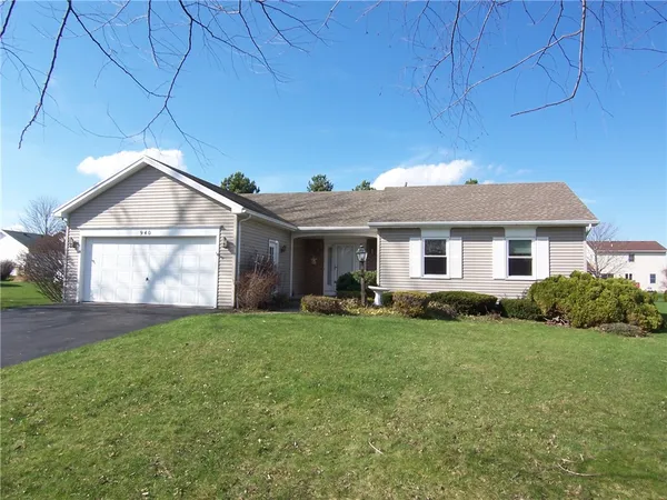 $350,000 | 940 Limpet Drive, Webster, NY 14580