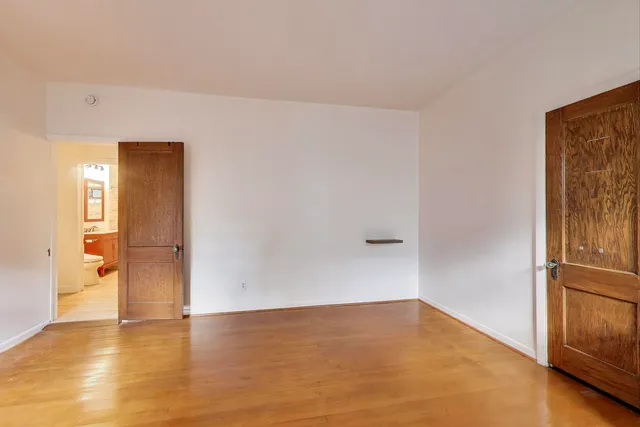 a close up view of a washer and dryer