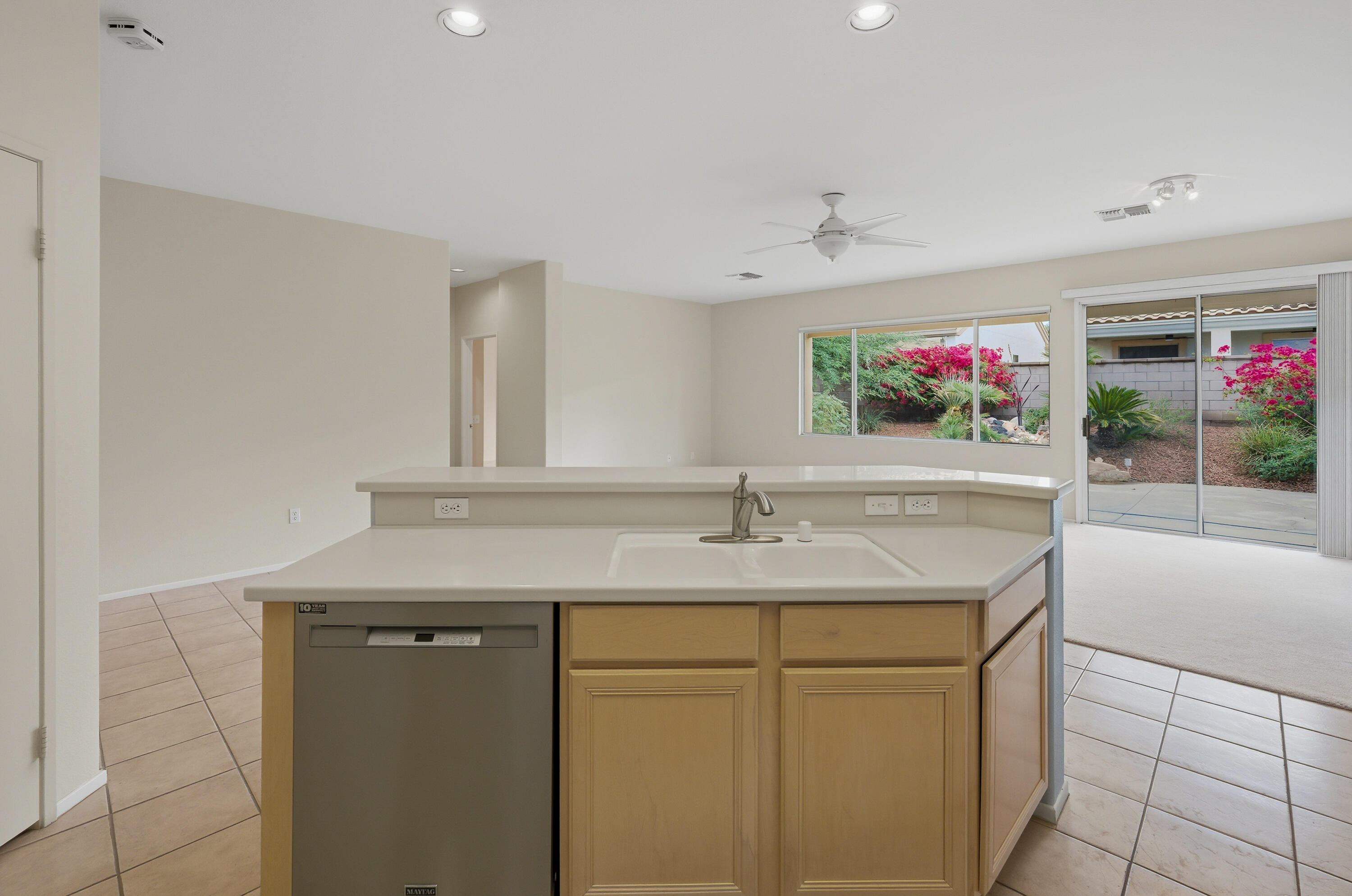 37410 Medjool Avenue Palm Desert, CA 92211 - Photo 15 of 32 Photo-8