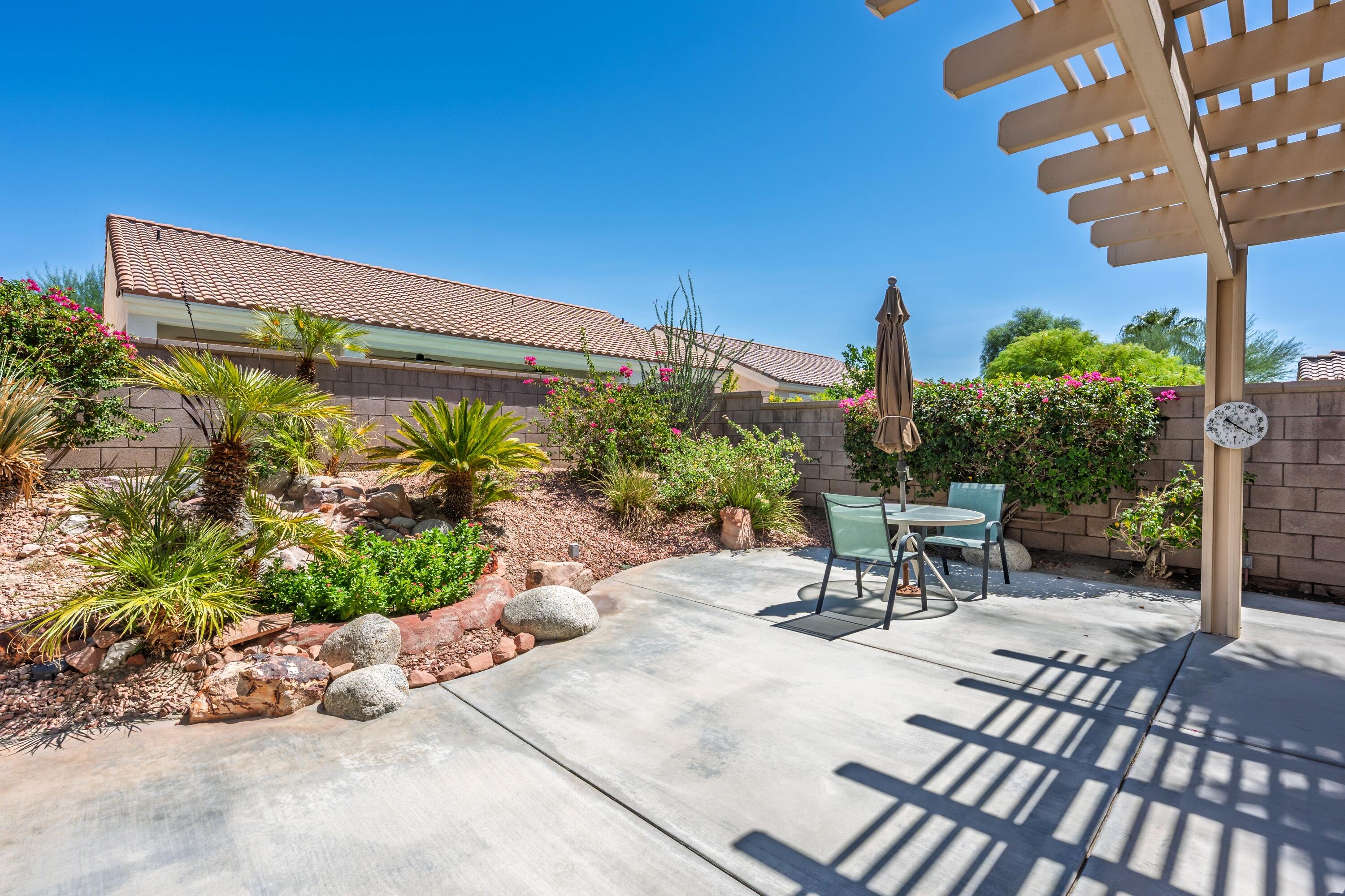 37410 Medjool Avenue Palm Desert, CA 92211 - Photo 2 of 32 Photo-5