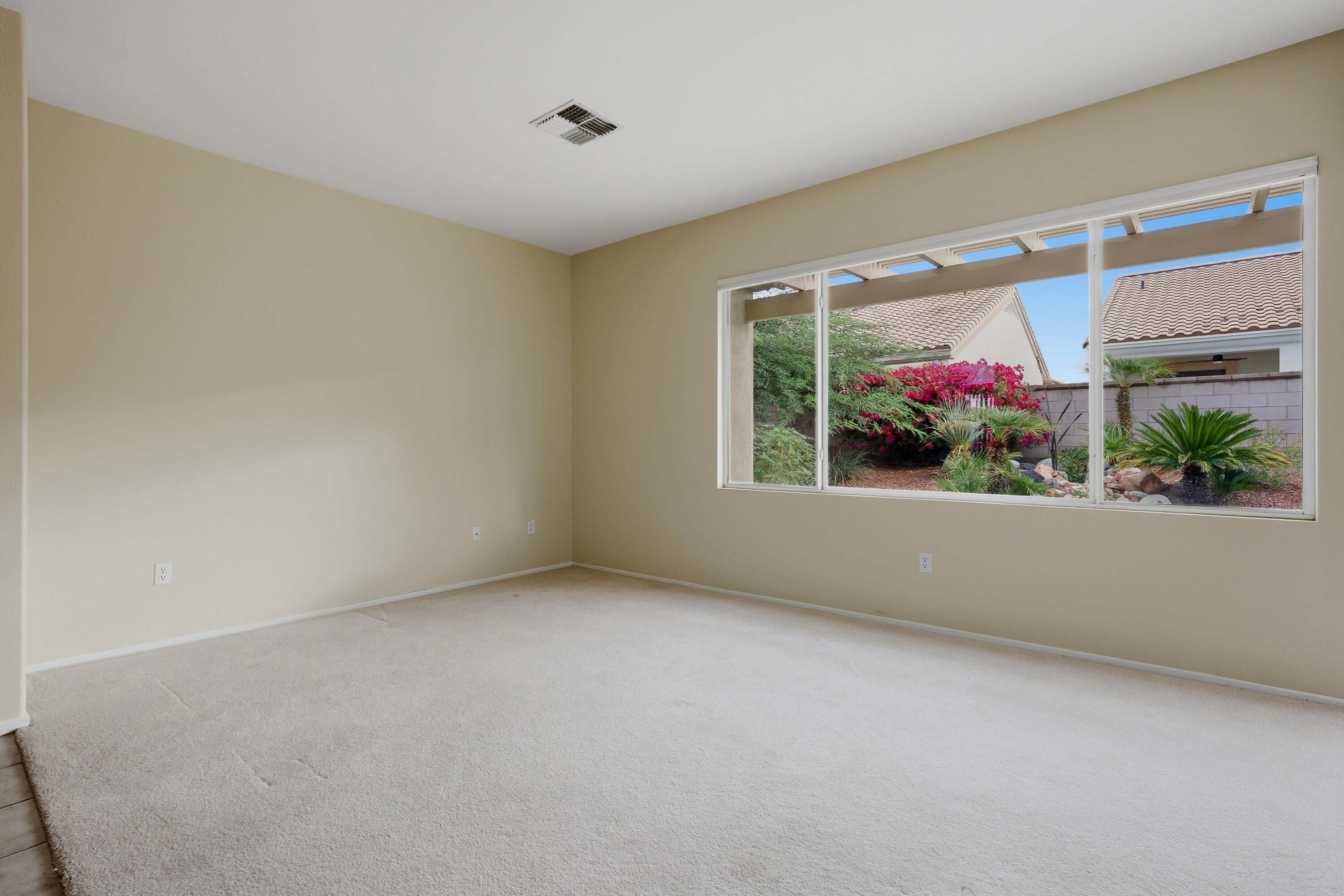 37410 Medjool Avenue Palm Desert, CA 92211 - Photo 7 of 32 Photo-3