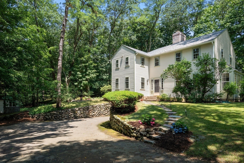41 Locust Avenue Lexington, MA 02421 - Photo 2 of 34