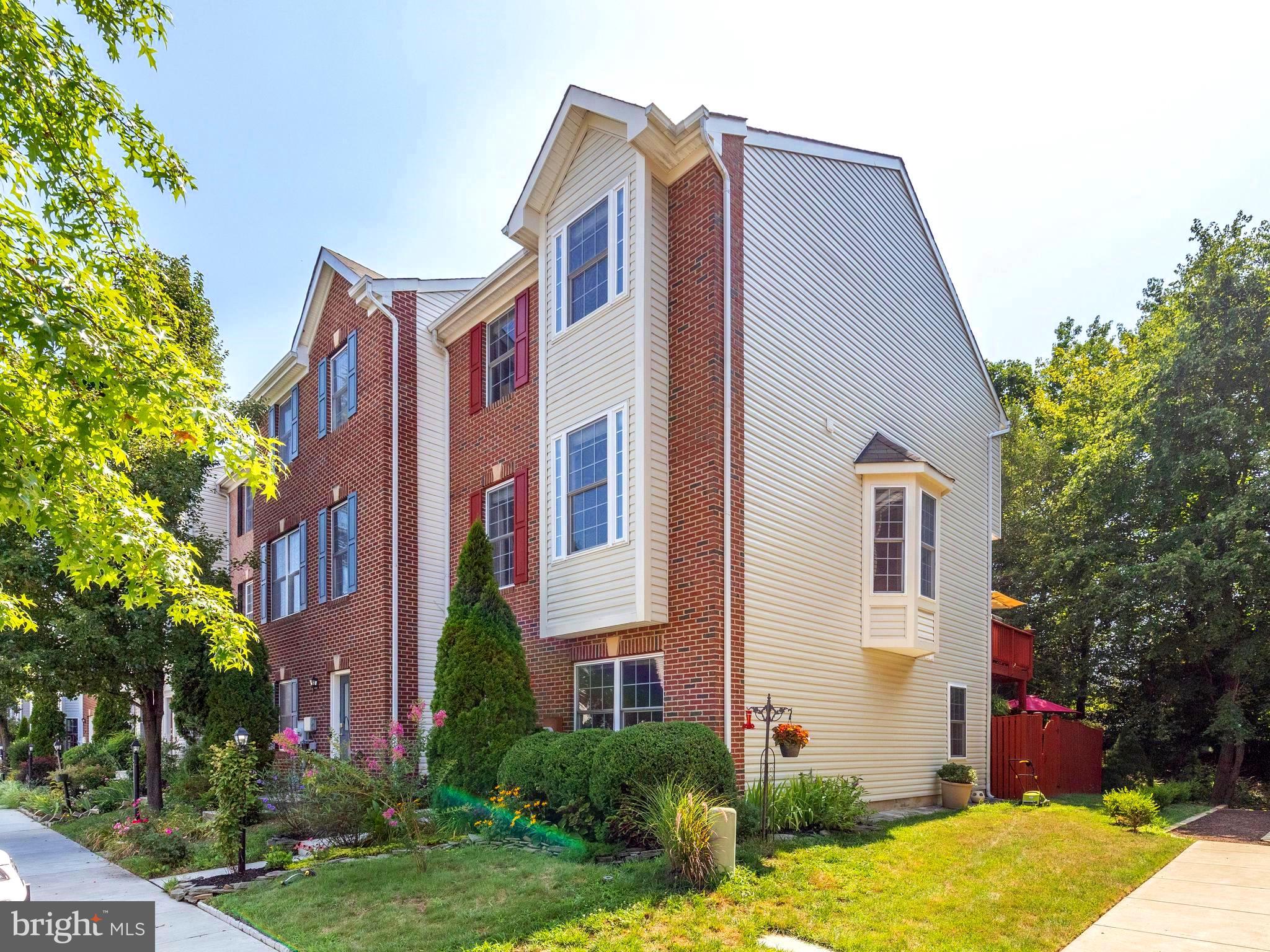 190 Tilden Way Edgewater, MD 21037 - Photo 2 of 27 Front/Side House Exterior
