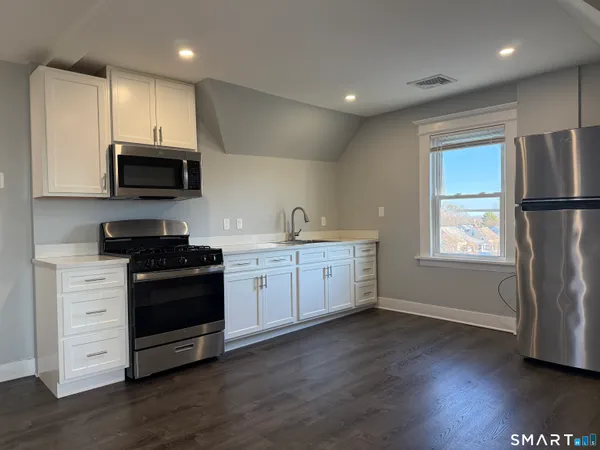 $1,800 | 7 Burritt Avenue, Stratford, CT 06615