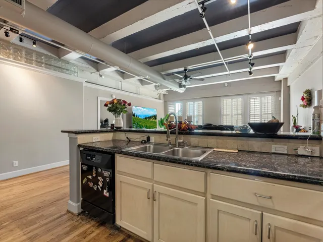 $336,500 | 1120 Texas Street, Unit 4B, Houston, TX 77002