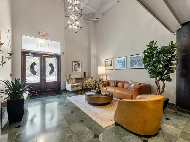 $336,500 | 1120 Texas Street, Unit 4B, Houston, TX 77002