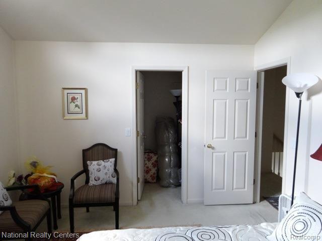 5896 Dawn Ridge Drive Troy, MI 48098 - Photo 9 of 11 DSC00032.jpg