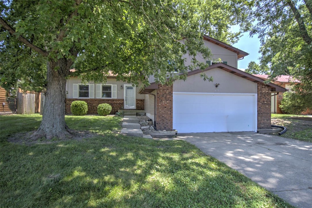 870 South Green Meadow Drive Decatur, IL 62521 - Photo 3 of 27