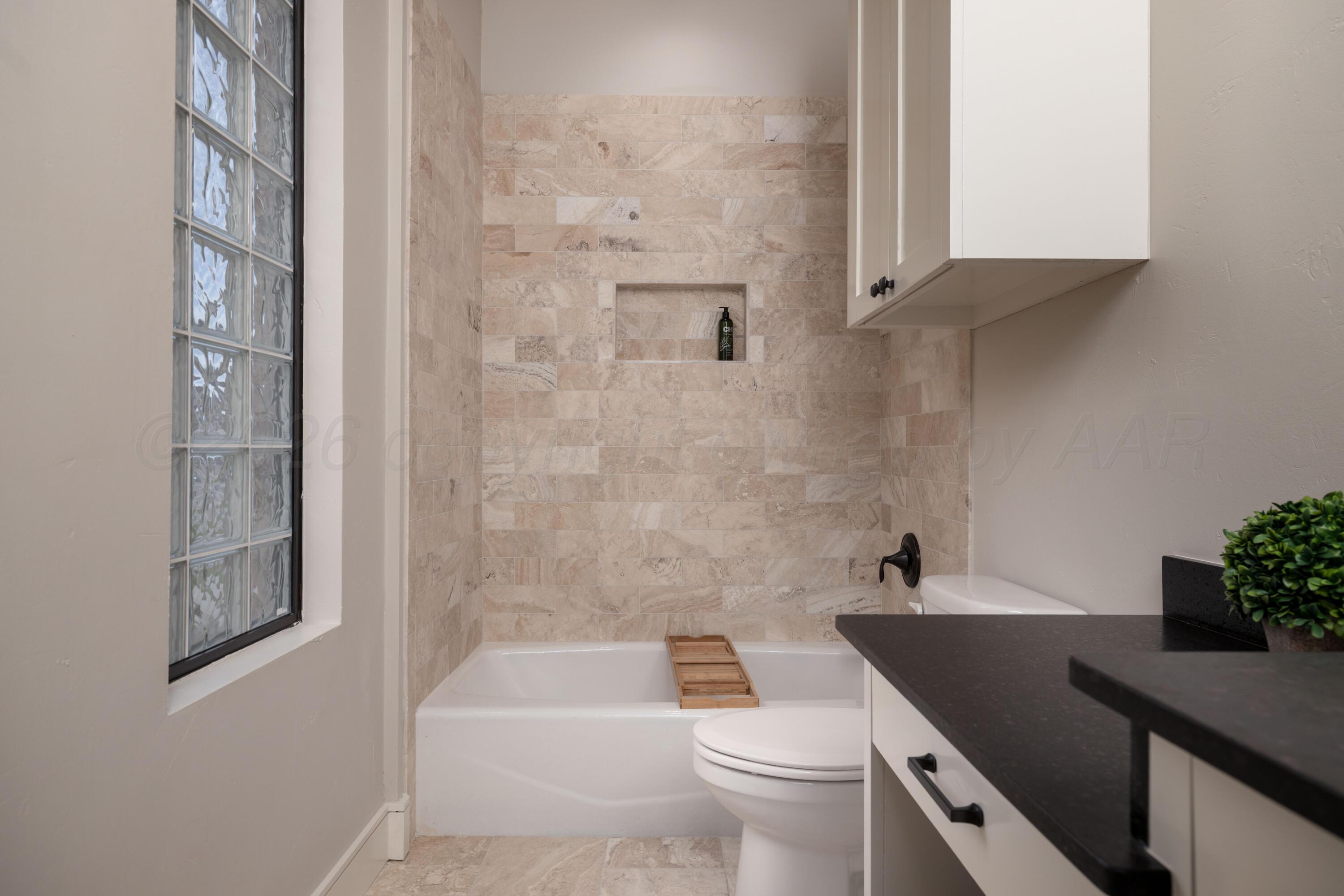 4508 South Rocking Chair Lane Amarillo, TX 79124 - Photo 26 of 48 Guest Bathroom
