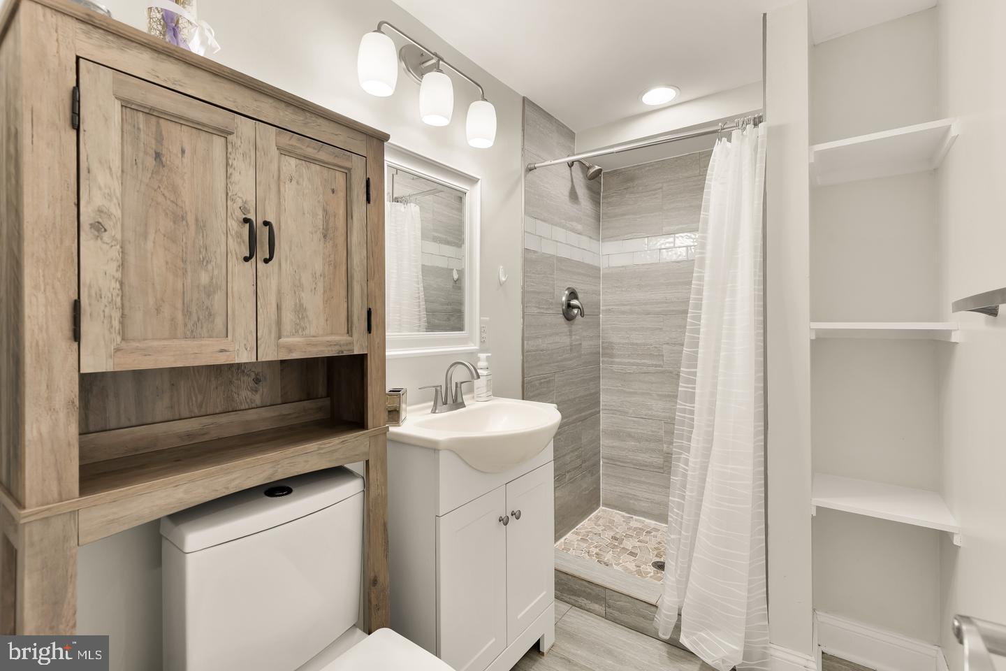 729 Roxboro Place Northwest Washington, DC 20011 - Photo 13 of 23 Gallery Image 13