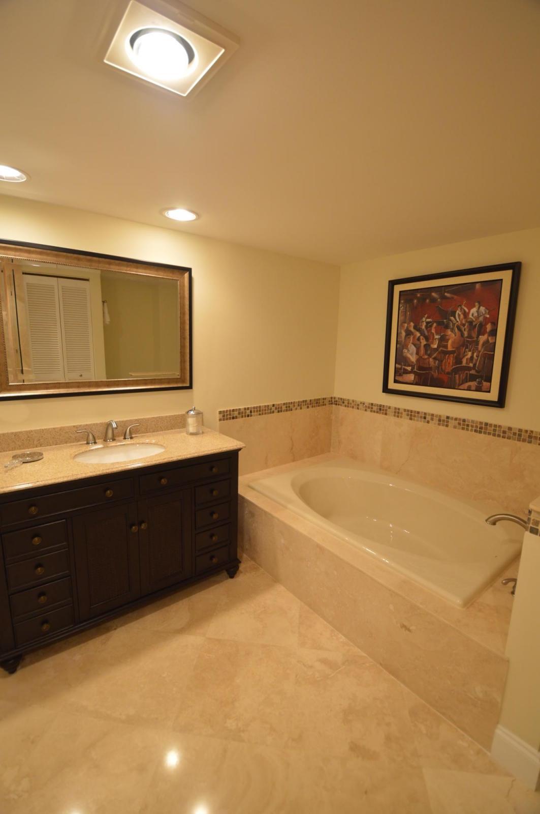 4101 North Ocean Boulevard, Unit D902 Boca Raton, FL 33431 - Photo 21 of 28 Master Bath