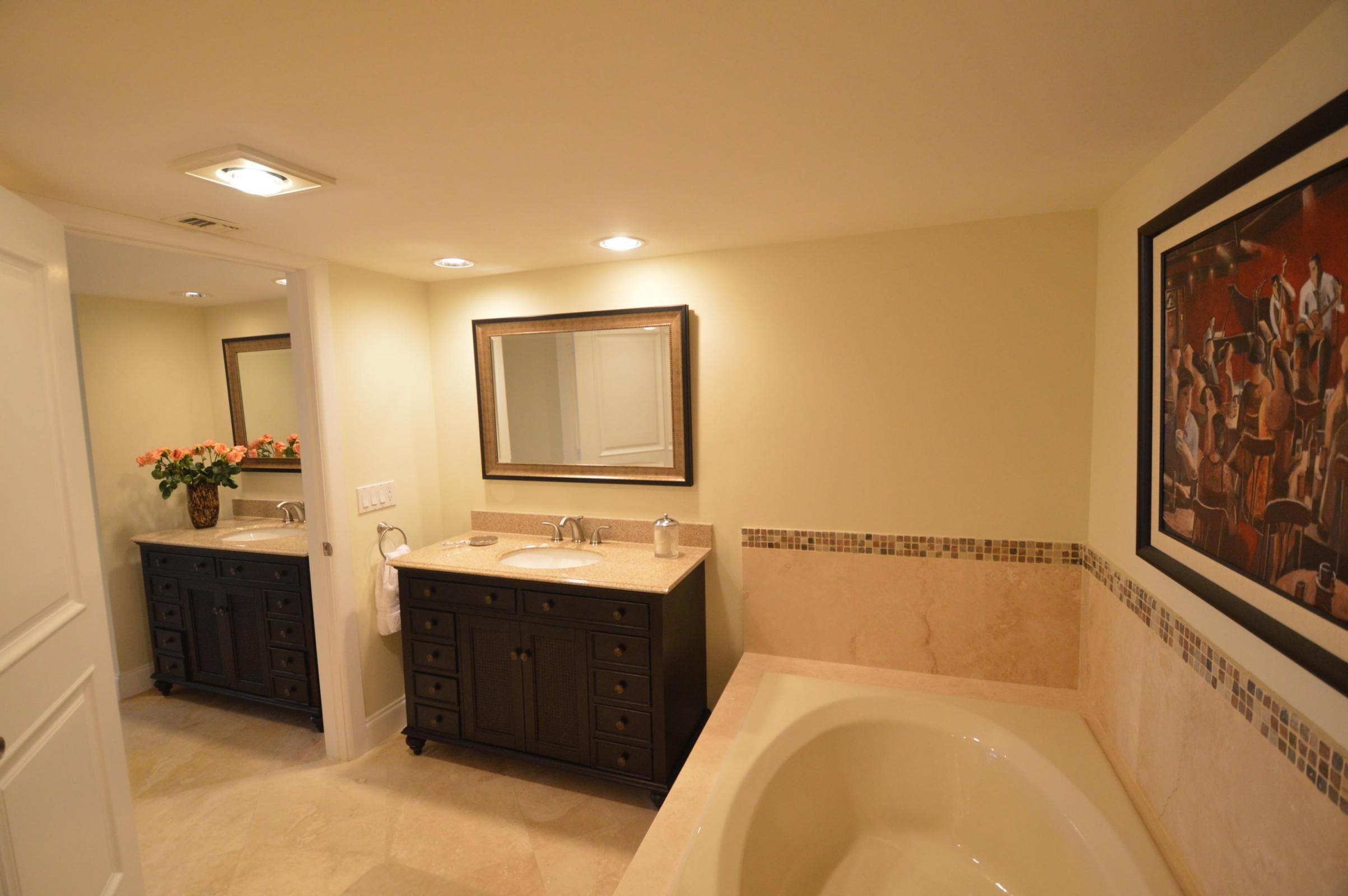 4101 North Ocean Boulevard, Unit D902 Boca Raton, FL 33431 - Photo 22 of 28 Master Bath