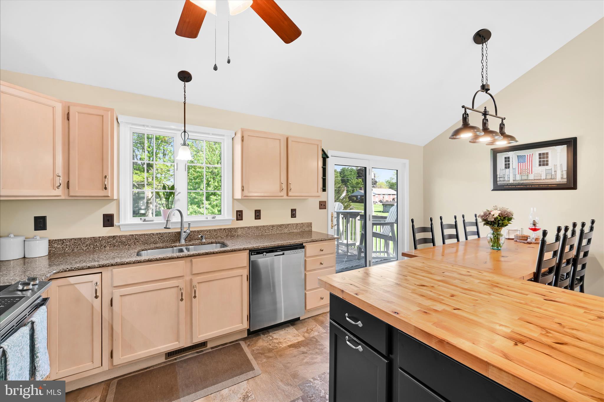 302 Grant Road Reinholds, PA 17569 - Photo 15 of 38 Kitchen