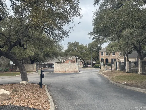 $2,100 | 11410 Fair Hollow Drive, San Antonio, TX 78249