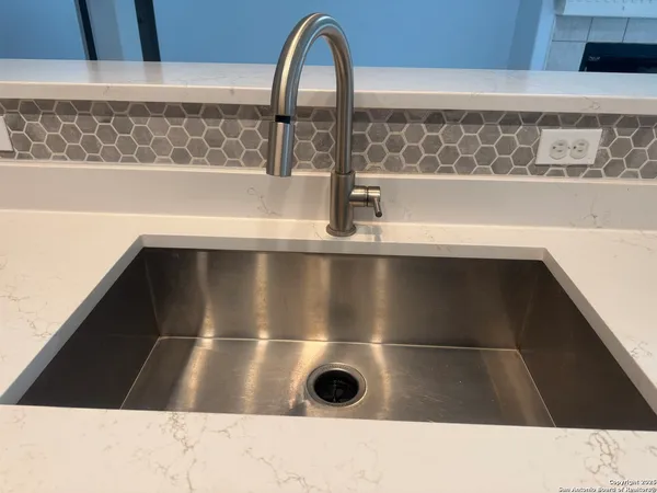 $2,100 | 11410 Fair Hollow Drive, San Antonio, TX 78249