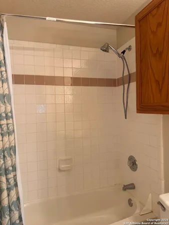 $2,100 | 11410 Fair Hollow Drive, San Antonio, TX 78249