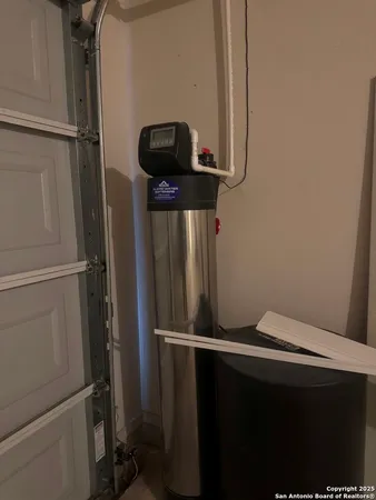 $2,100 | 11410 Fair Hollow Drive, San Antonio, TX 78249