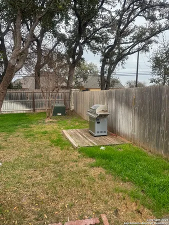 $2,100 | 11410 Fair Hollow Drive, San Antonio, TX 78249