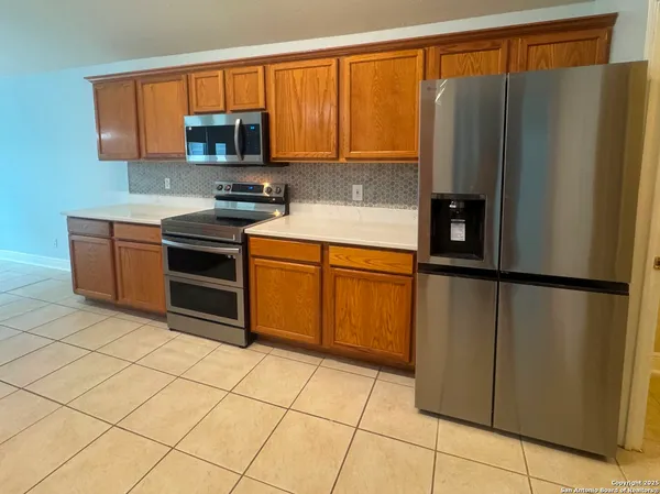 $2,100 | 11410 Fair Hollow Drive, San Antonio, TX 78249