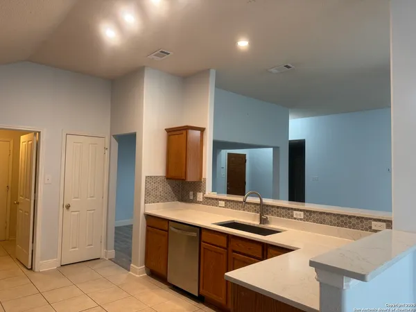 $2,100 | 11410 Fair Hollow Drive, San Antonio, TX 78249