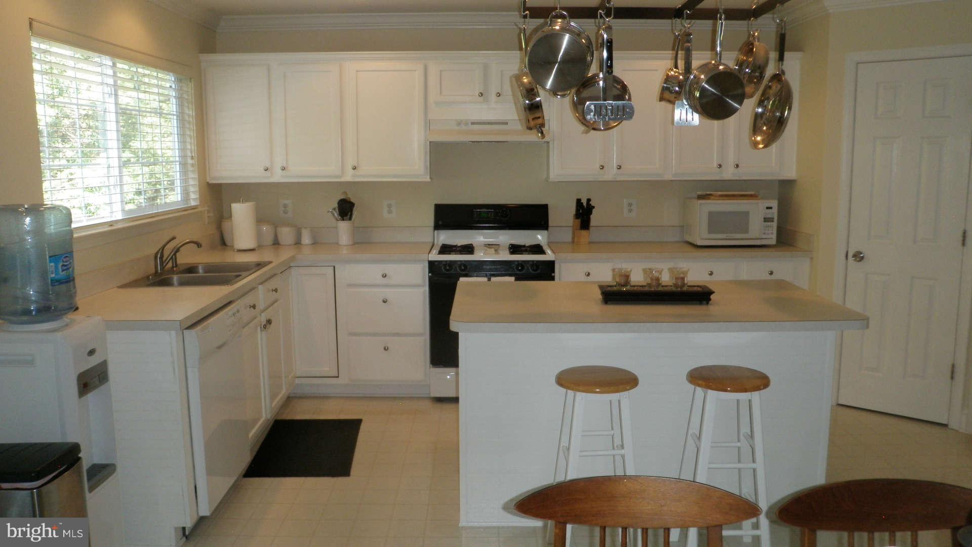 8231 Ramseur Place Manassas, VA 20109 - Photo 2 of 19 Kitchen