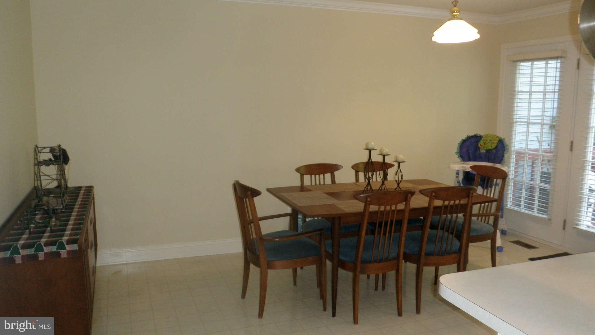 8231 Ramseur Place Manassas, VA 20109 - Photo 3 of 19 Large Breakfast Room