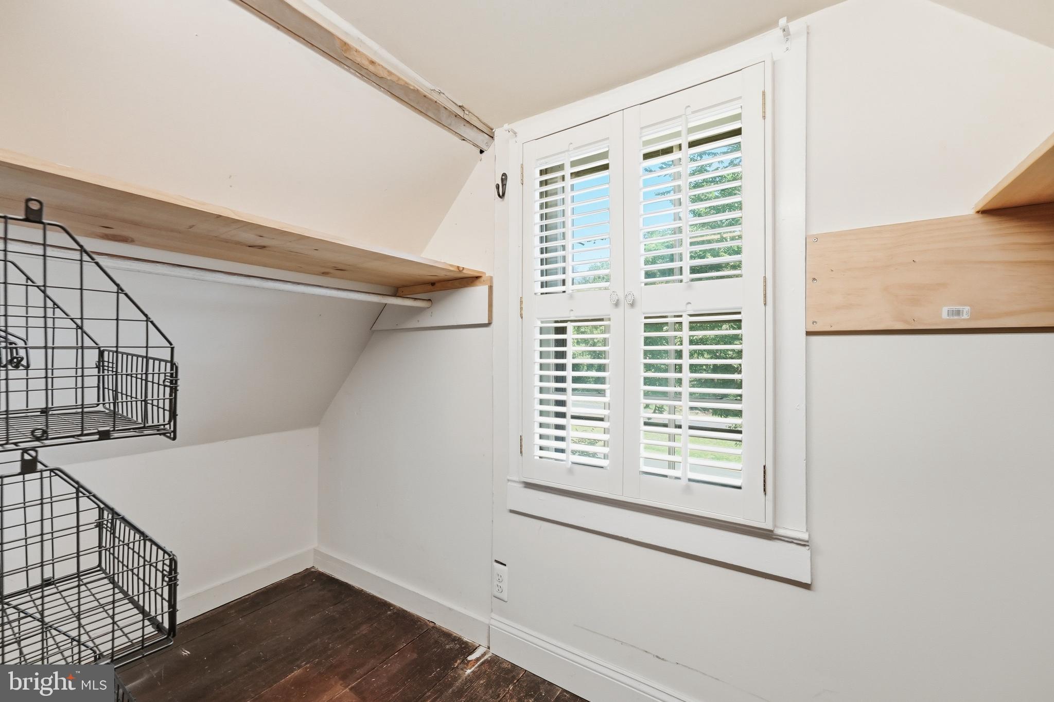 8200 Buckland Mill Road Gainesville, VA 20155 - Photo 24 of 30 Closet