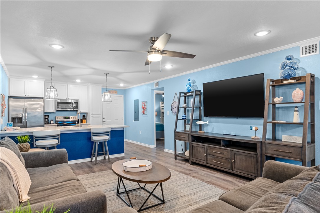 800 Beach Access Road, Unit 203 Port Aransas, TX 78373 - Photo 7 of 38