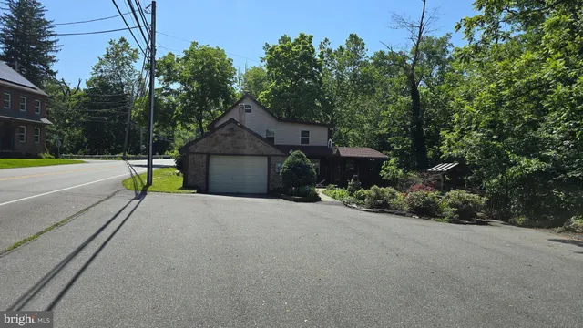 $375,000 | 770 Gravel Pike, Palm, PA 18070