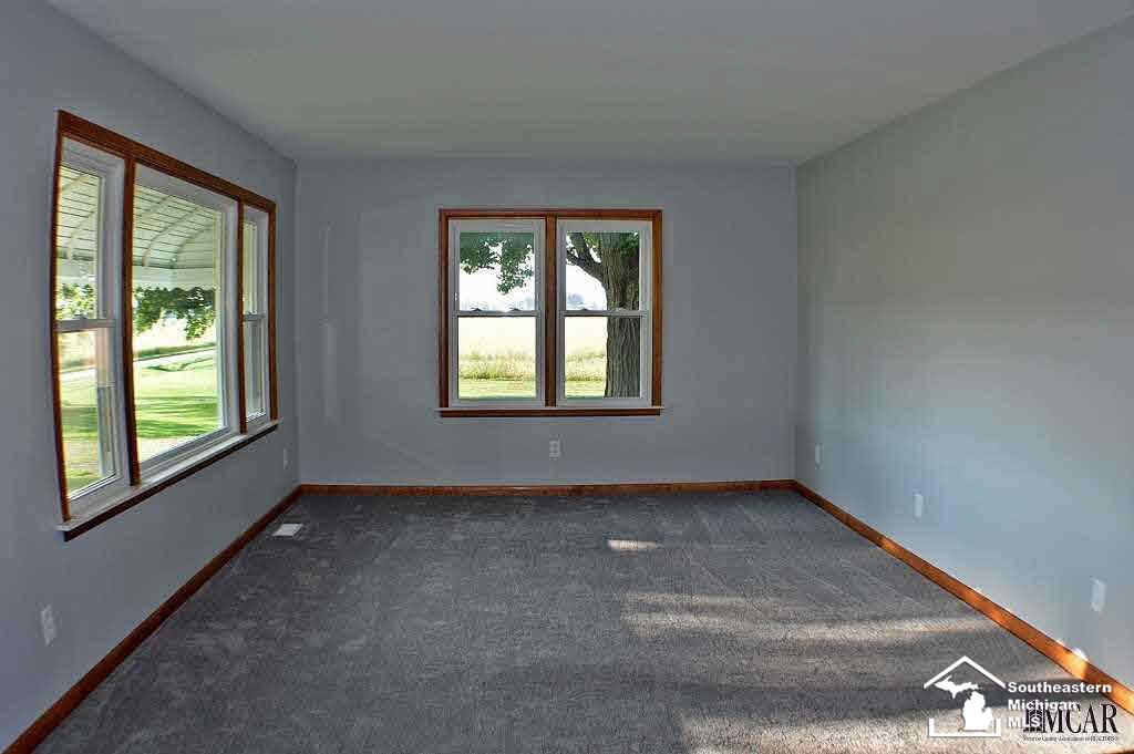 8777 Minx Road Temperance, MI 48182 - Photo 4 of 23 Spacious Living Room
