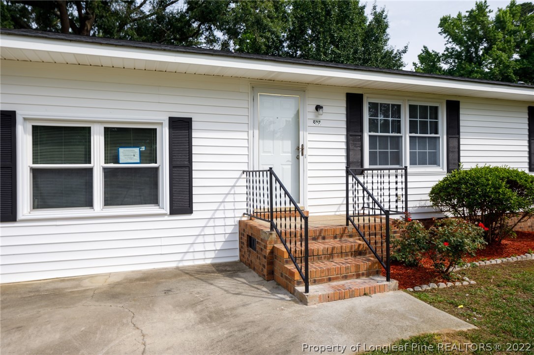269 Mt Olive Road Elizabethtown, NC 28337 - Photo 3 of 19 Gallery Image 3