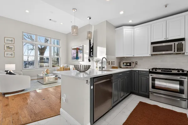 $1,275,000 | 15 Warren Street, Unit 125, Jersey City, NJ 07302