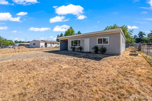 $350,000 | 10221 Villa Lane Southwest, Lakewood, WA 98499