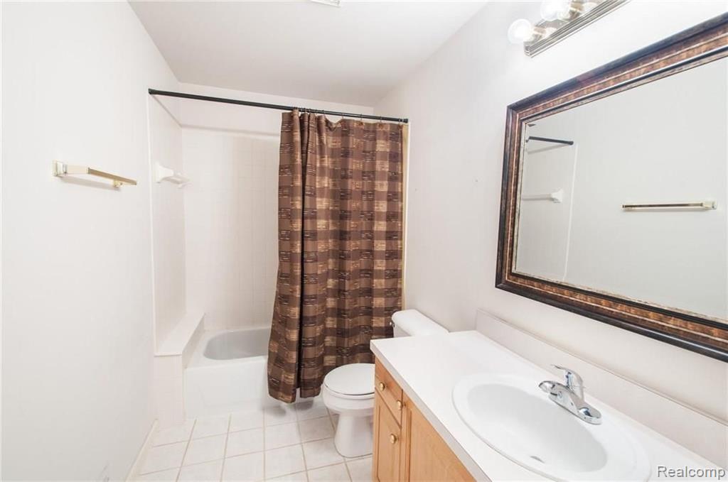 2825 Long Meadow Lane Rochester Hills, MI 48307 - Photo 45 of 58 Gallery Image 45