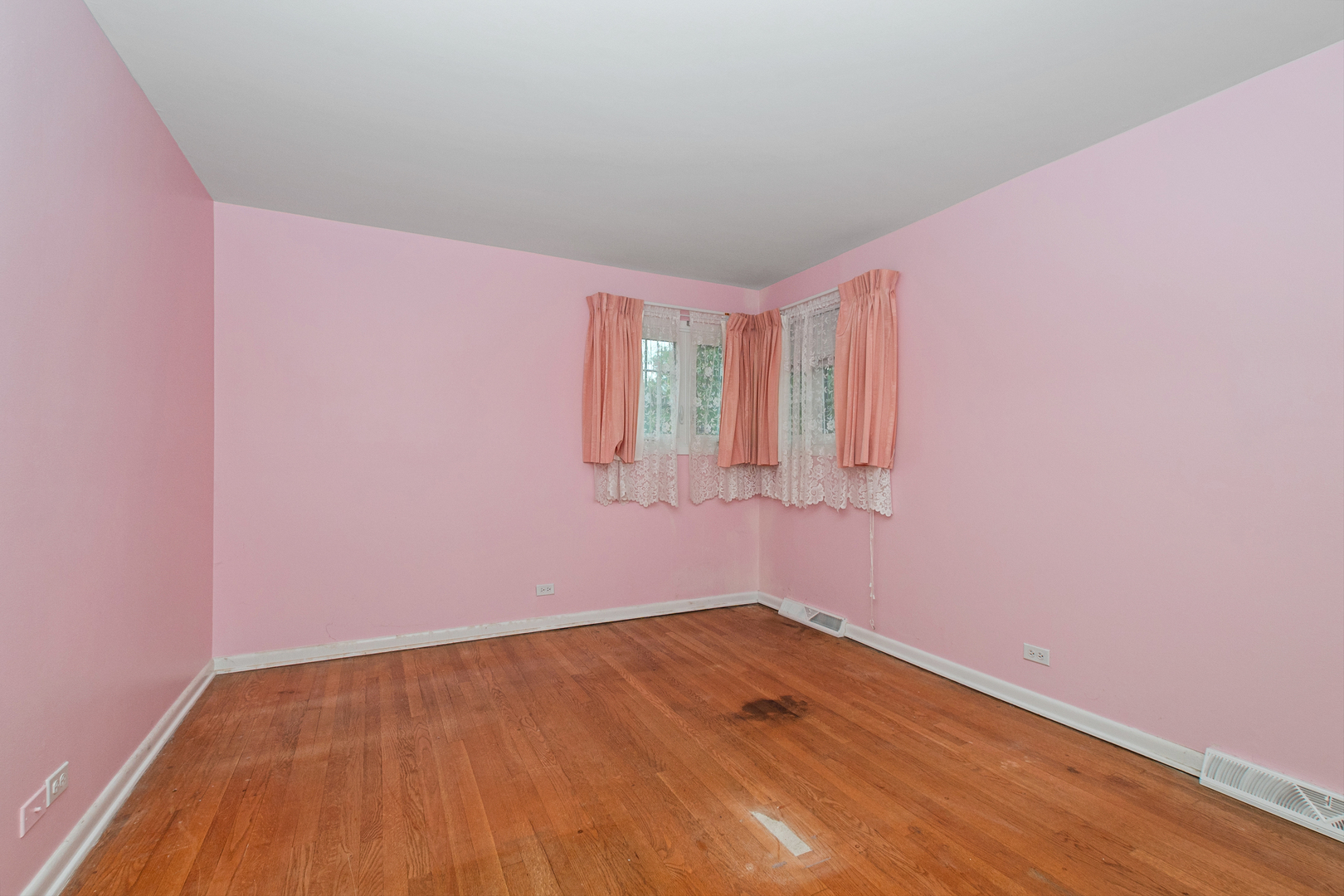 2404 Heather Road Flossmoor, IL 60422 - Photo 14 of 25 Gallery Image 14