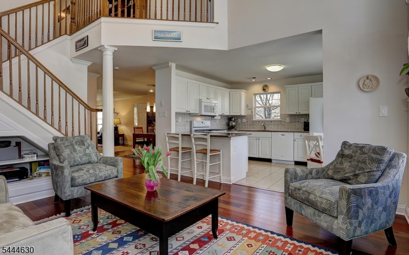 18 Knox Court Bernards, NJ 07920 - Photo 3 of 18
