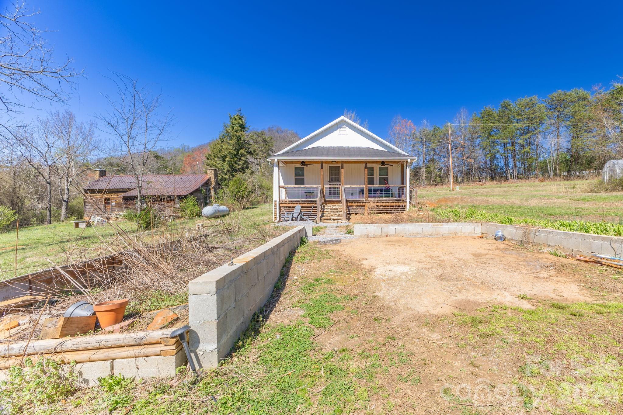 98 Poplar Springs Road Hiddenite, NC 28636 - Photo 2 of 37