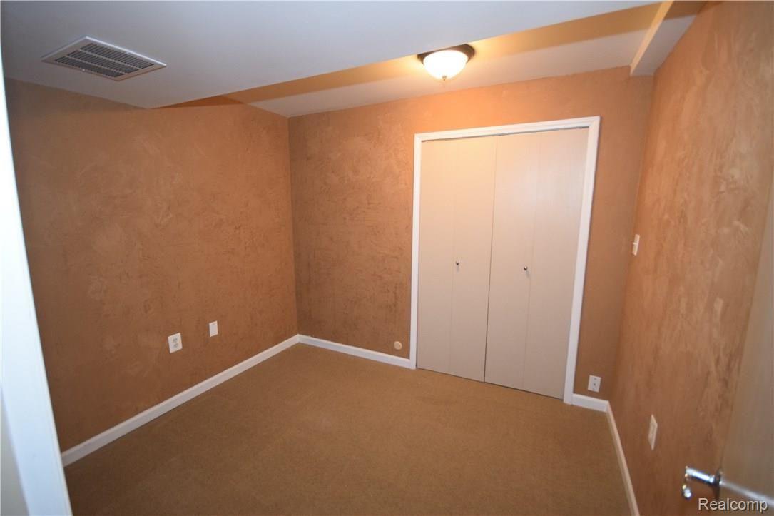 780 1st Street Fenton, MI 48430 - Photo 17 of 21 DSC_0033.JPG