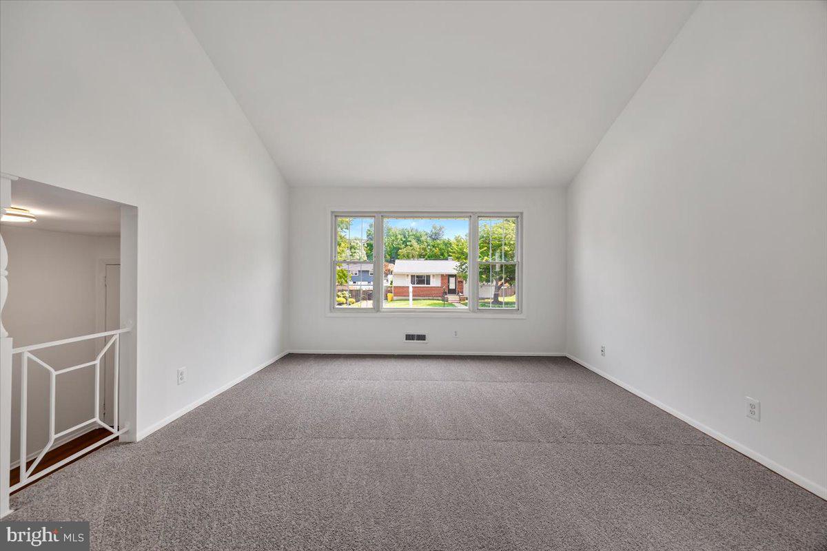432 Madingley Road Linthicum Heights, MD 21090 - Photo 3 of 42 Living Room